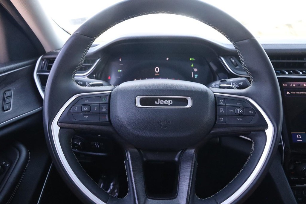 Jeep Grand Cherokee 4xe Vehicle Full-screen Gallery Image 12