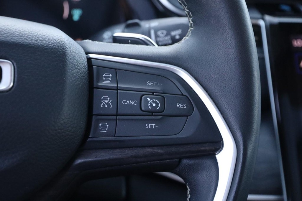 Jeep Grand Cherokee 4xe Vehicle Full-screen Gallery Image 14