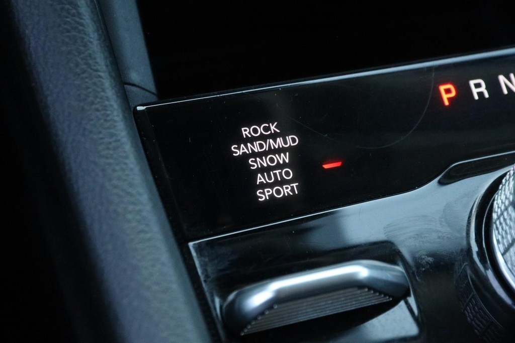 Jeep Grand Cherokee 4xe Vehicle Full-screen Gallery Image 23