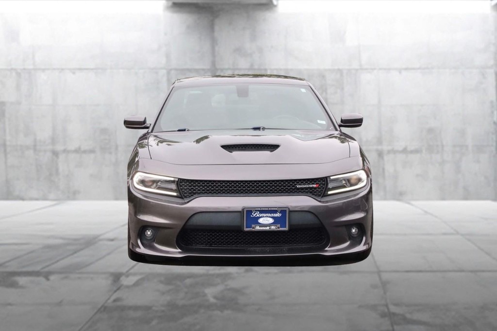 Dodge Charger Vehicle Full-screen Gallery Image 04