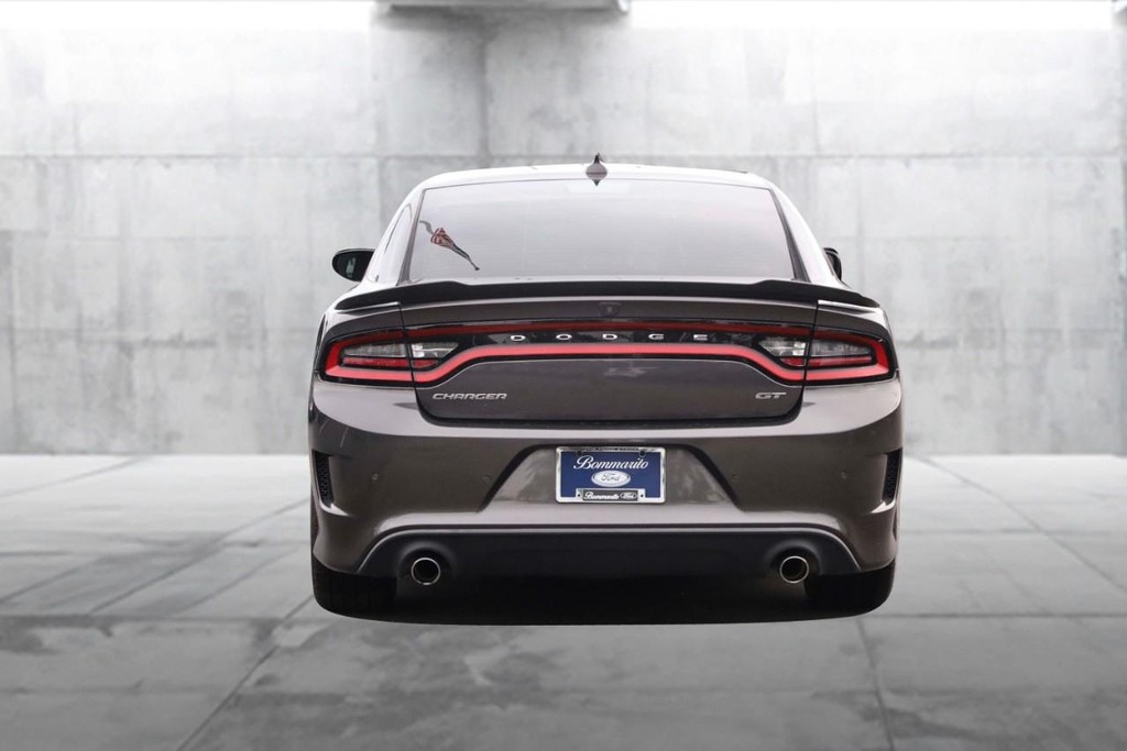 Dodge Charger Vehicle Full-screen Gallery Image 06