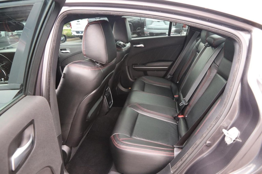 Dodge Charger Vehicle Full-screen Gallery Image 09