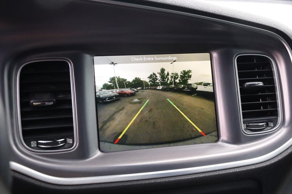 Dodge Charger Vehicle Full-screen Gallery Image 17