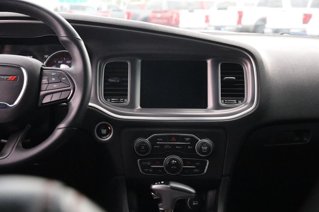 Dodge Charger Vehicle Full-screen Gallery Image 24
