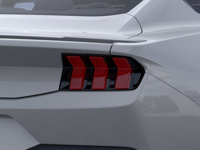 Ford Mustang Vehicle Full-screen Gallery Image 21