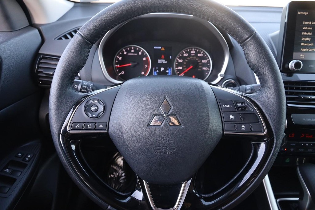 Mitsubishi Eclipse Cross Vehicle Image 11