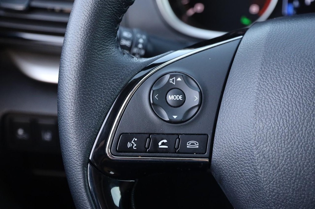 Mitsubishi Eclipse Cross Vehicle Image 12
