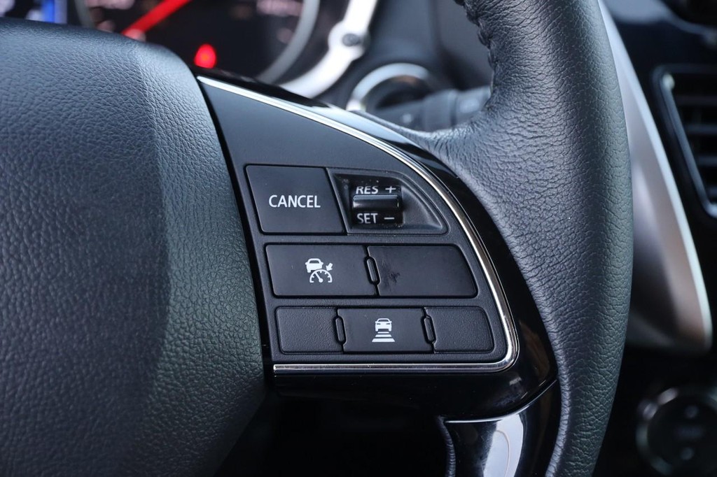 Mitsubishi Eclipse Cross Vehicle Image 13