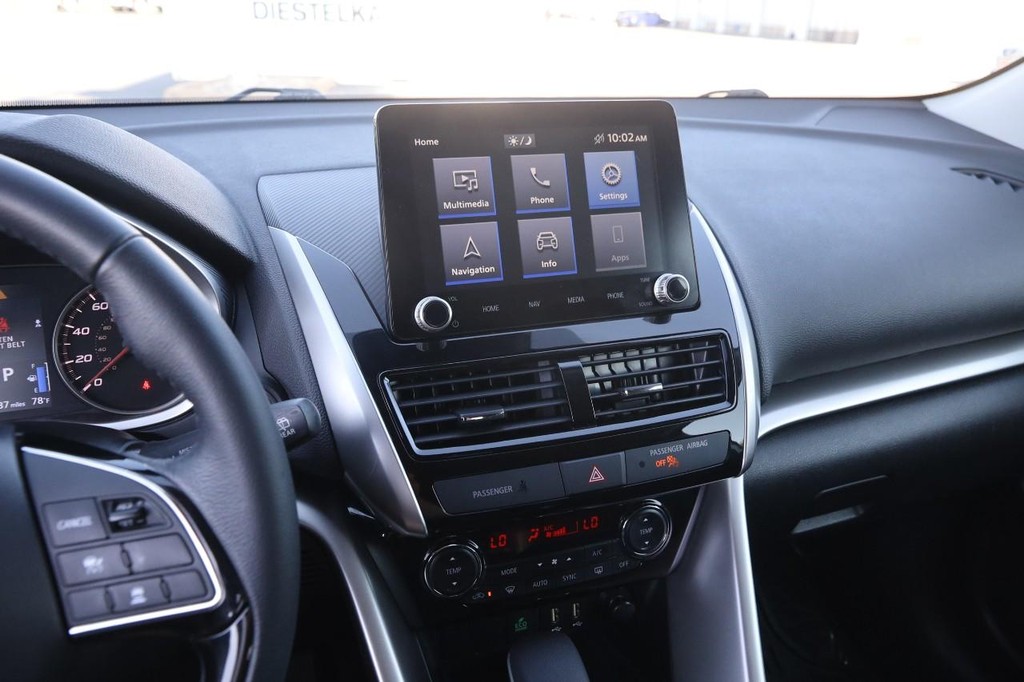 Mitsubishi Eclipse Cross Vehicle Image 16
