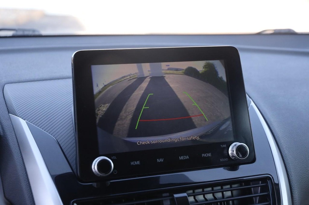 Mitsubishi Eclipse Cross Vehicle Image 18