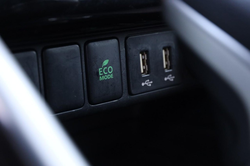 Mitsubishi Eclipse Cross Vehicle Image 20