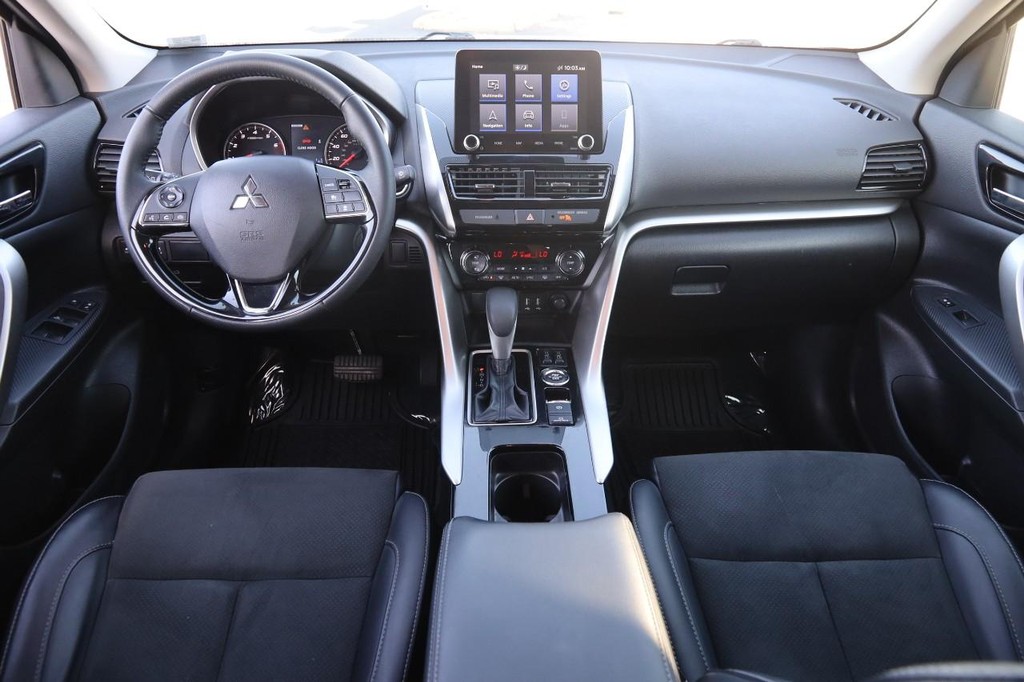 Mitsubishi Eclipse Cross Vehicle Image 24
