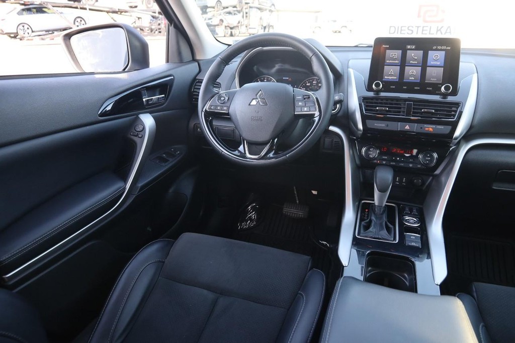 Mitsubishi Eclipse Cross Vehicle Image 25