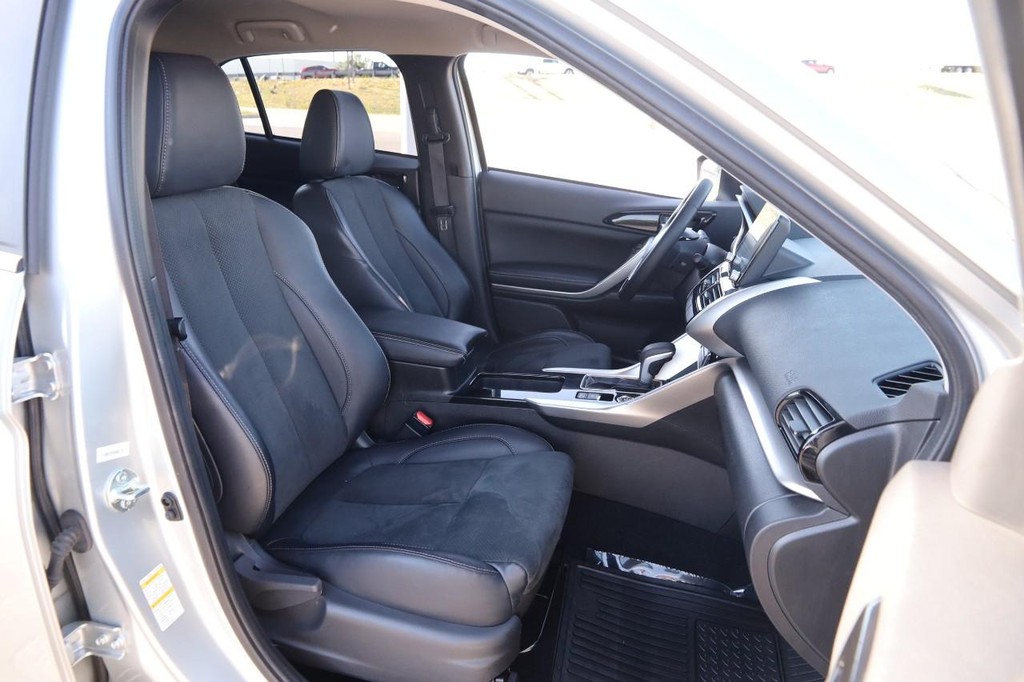 Mitsubishi Eclipse Cross Vehicle Image 29