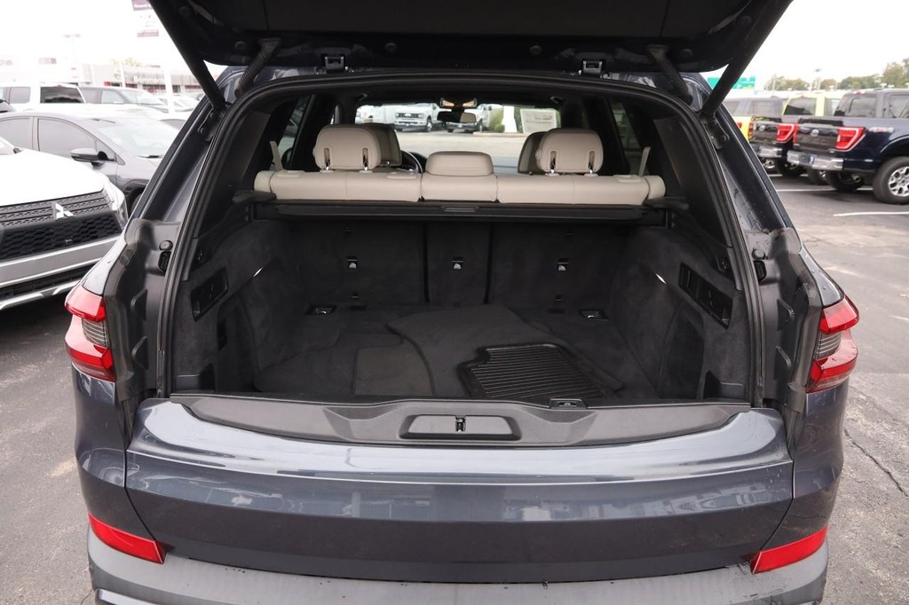 BMW X5 Vehicle Full-screen Gallery Image 07