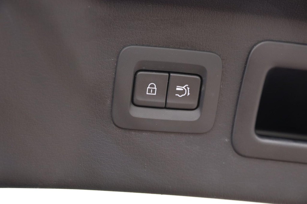 Mazda CX-90 Vehicle Image 09
