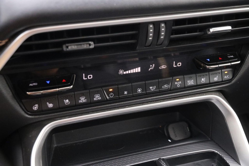 Mazda CX-90 Vehicle Image 21