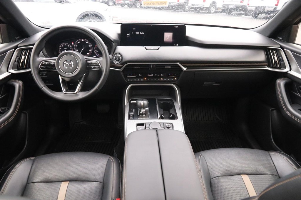 Mazda CX-90 Vehicle Image 27