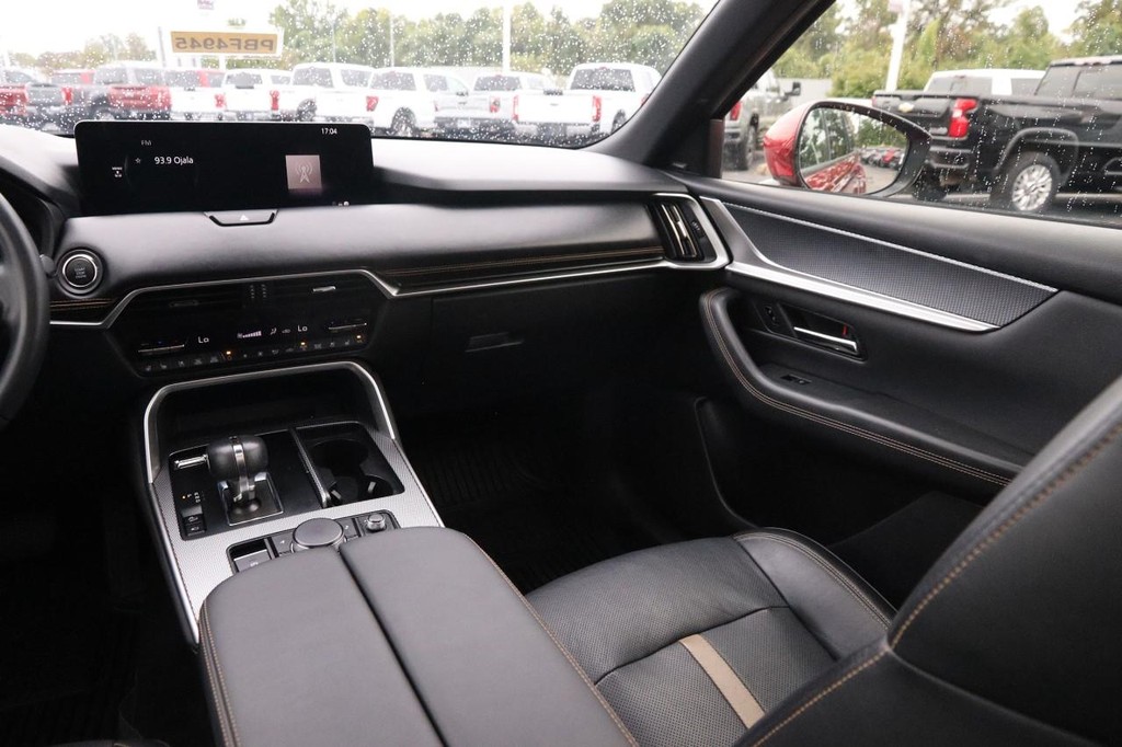 Mazda CX-90 Vehicle Image 31