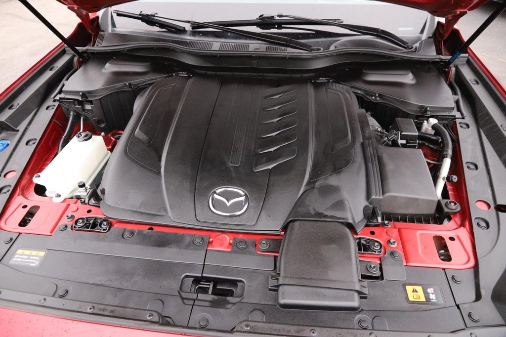 Mazda CX-90 Vehicle Image 35