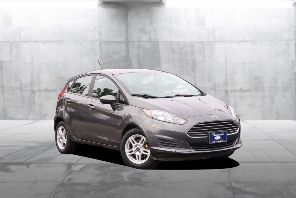 Ford Fiesta Vehicle Full-screen Gallery Image 2
