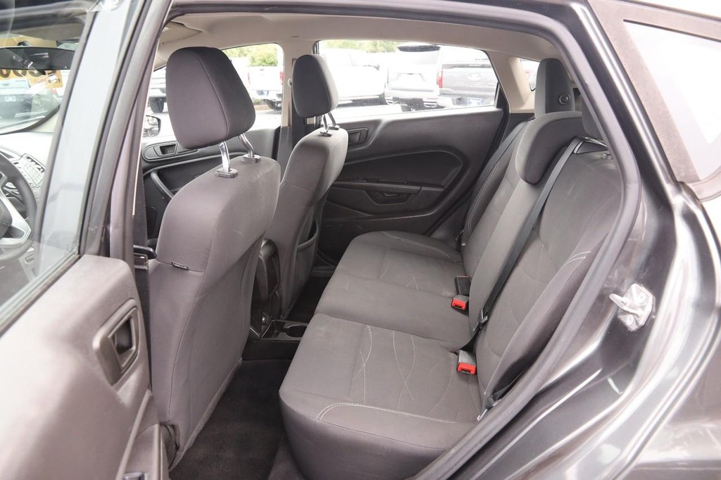 Ford Fiesta Vehicle Full-screen Gallery Image 9