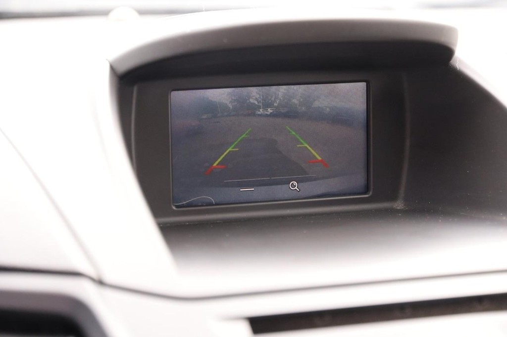 Ford Fiesta Vehicle Full-screen Gallery Image 16