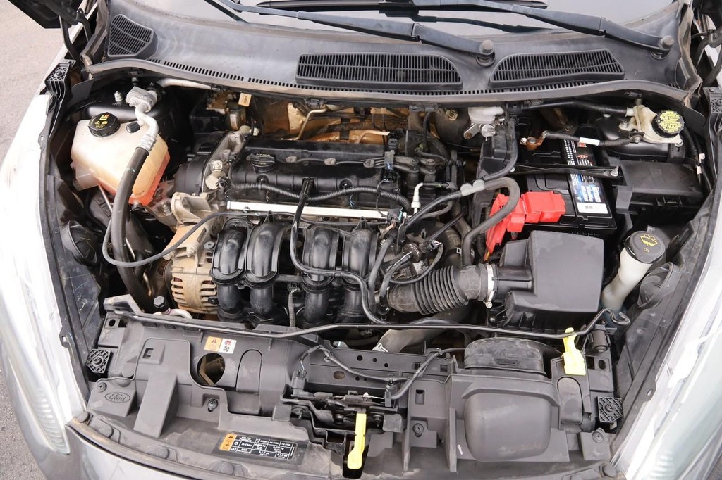 Ford Fiesta Vehicle Full-screen Gallery Image 27