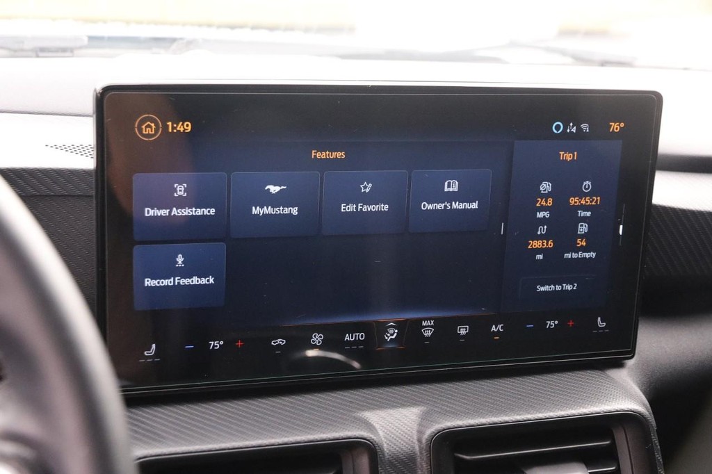 Ford Mustang Vehicle Full-screen Gallery Image 16