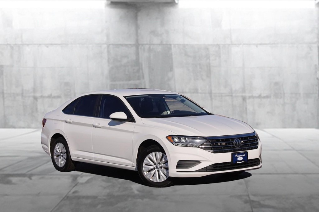 Volkswagen Jetta Vehicle Image 02