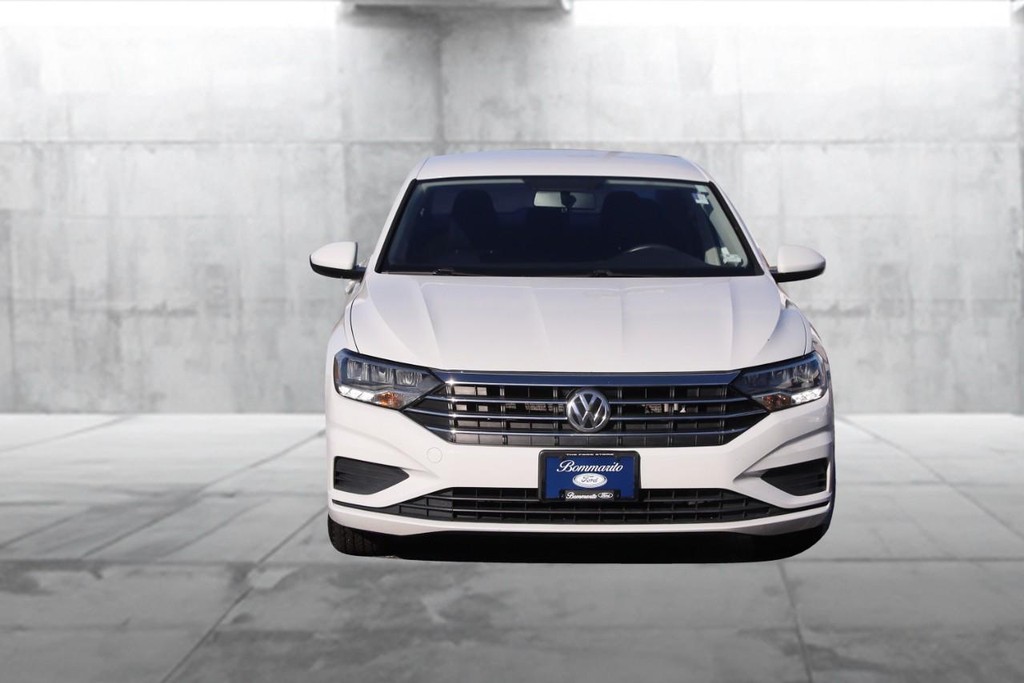 Volkswagen Jetta Vehicle Image 04