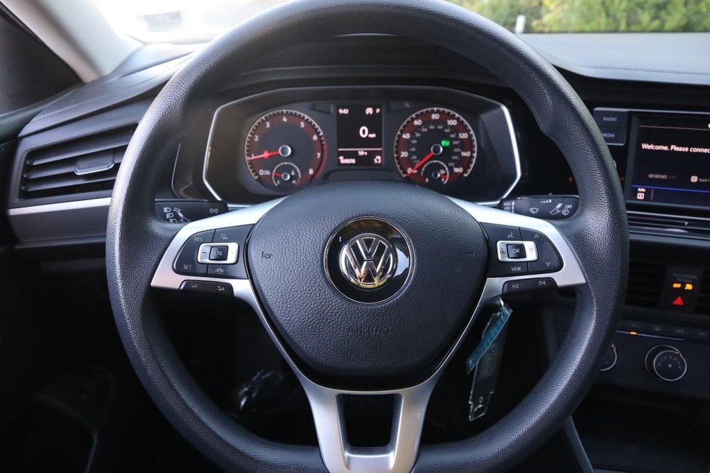 Volkswagen Jetta Vehicle Image 10