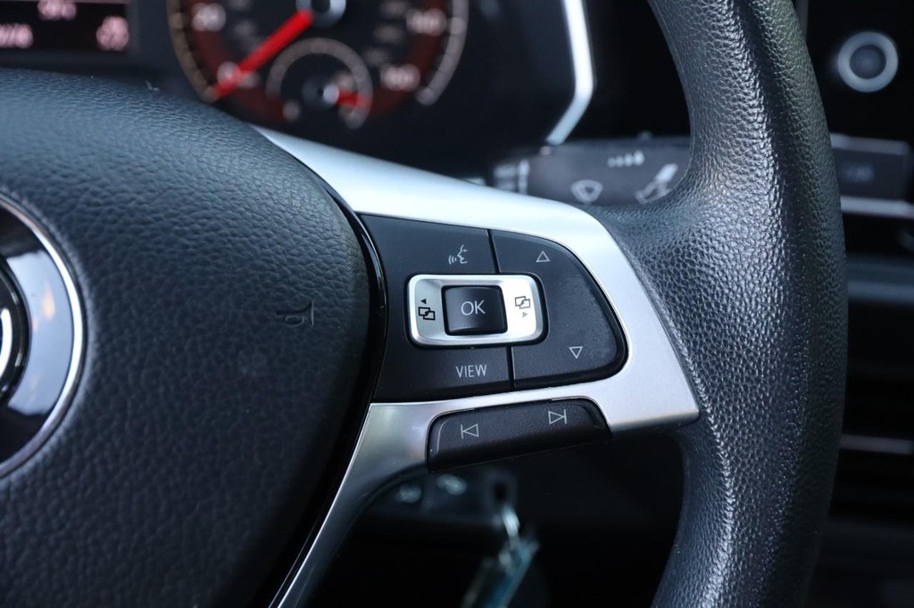 Volkswagen Jetta Vehicle Image 12