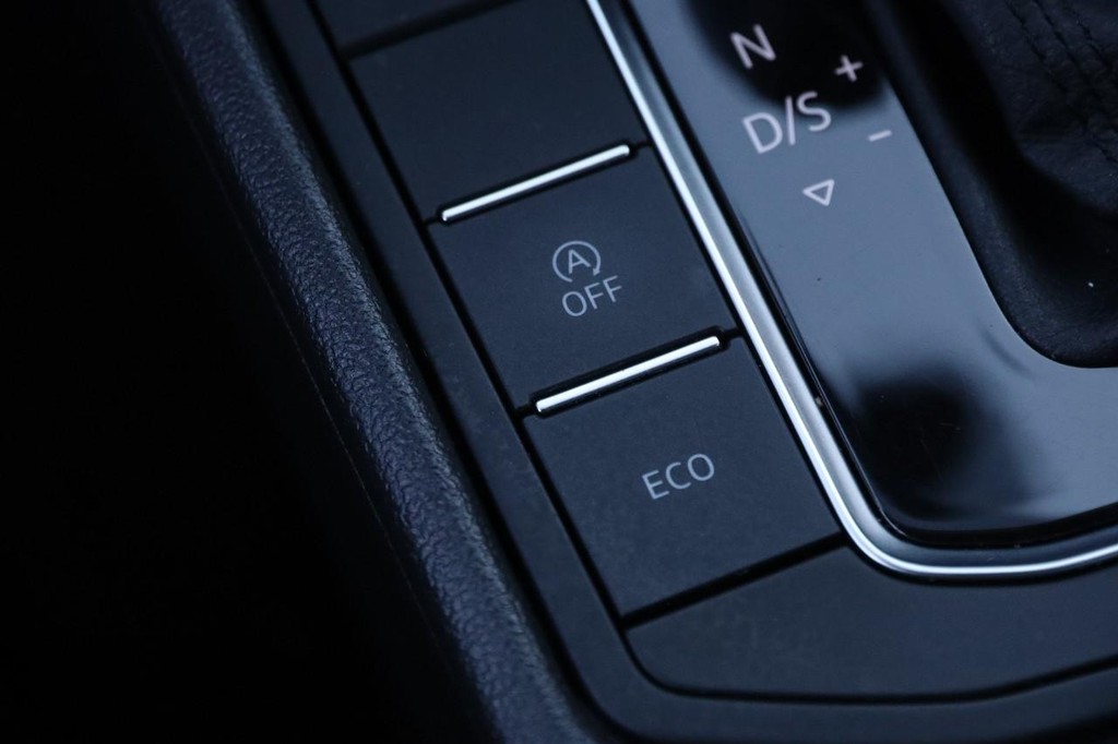 Volkswagen Jetta Vehicle Image 18