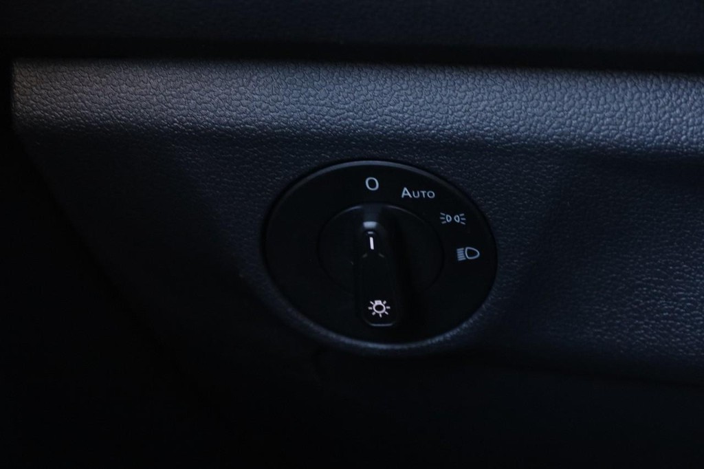 Volkswagen Jetta Vehicle Image 19