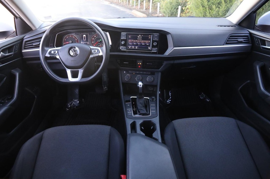 Volkswagen Jetta Vehicle Image 20
