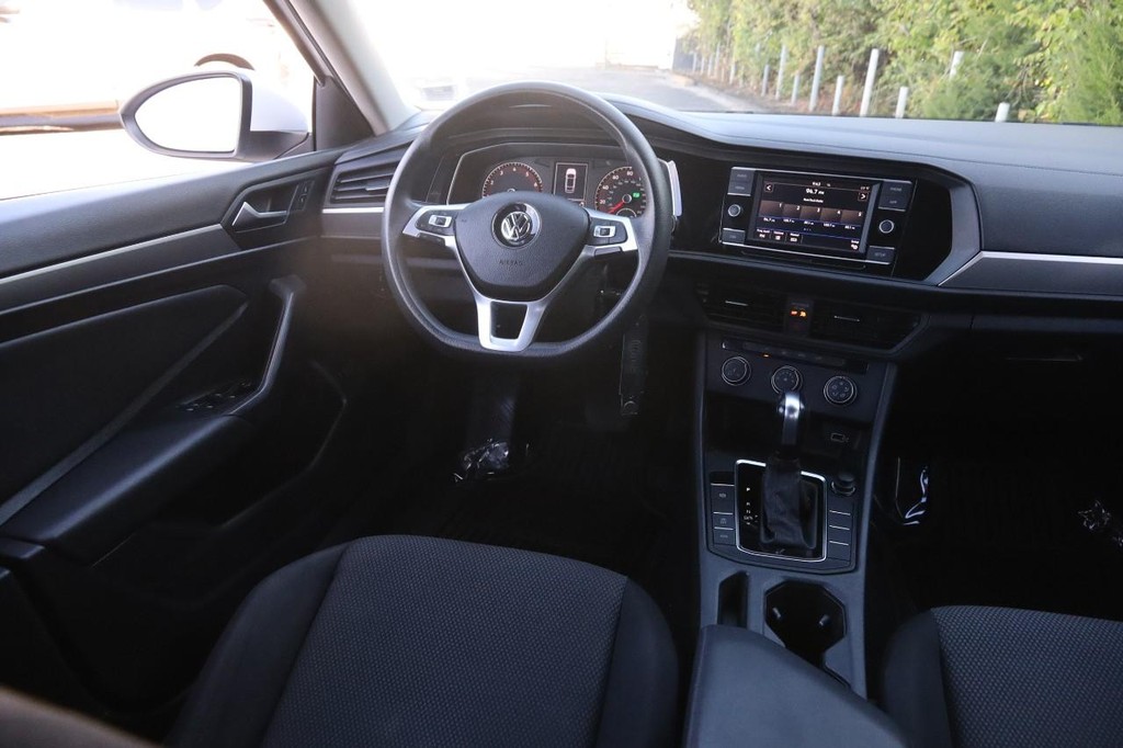 Volkswagen Jetta Vehicle Image 21