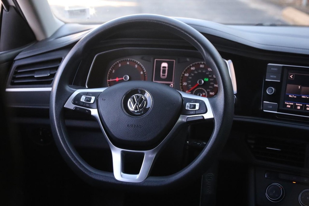 Volkswagen Jetta Vehicle Image 22