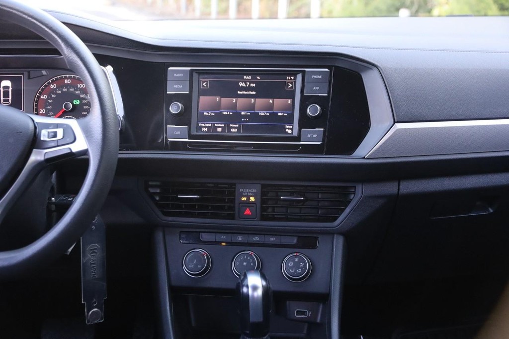 Volkswagen Jetta Vehicle Image 23