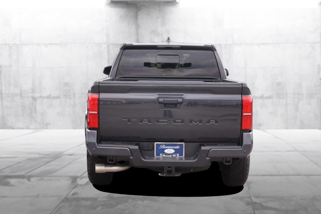 Toyota Tacoma 4WD Vehicle Image 05