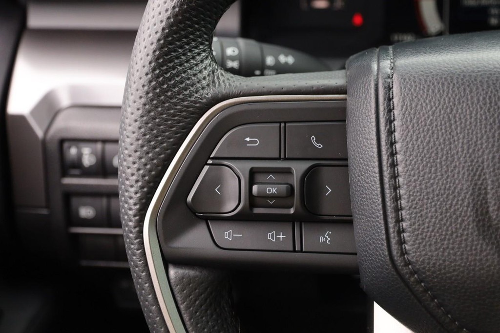 Toyota Tacoma 4WD Vehicle Image 11