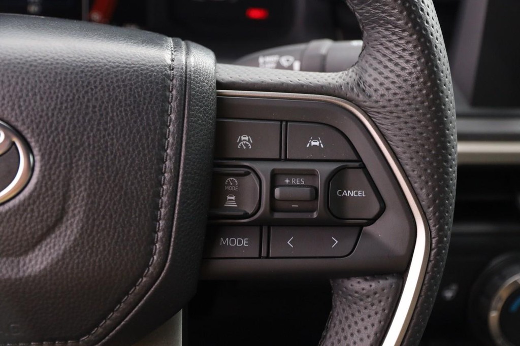Toyota Tacoma 4WD Vehicle Image 12