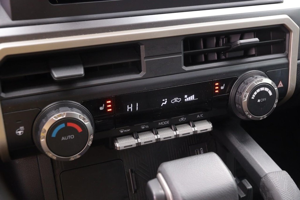 Toyota Tacoma 4WD Vehicle Image 18
