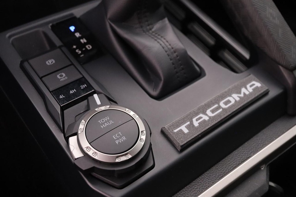 Toyota Tacoma 4WD Vehicle Image 21