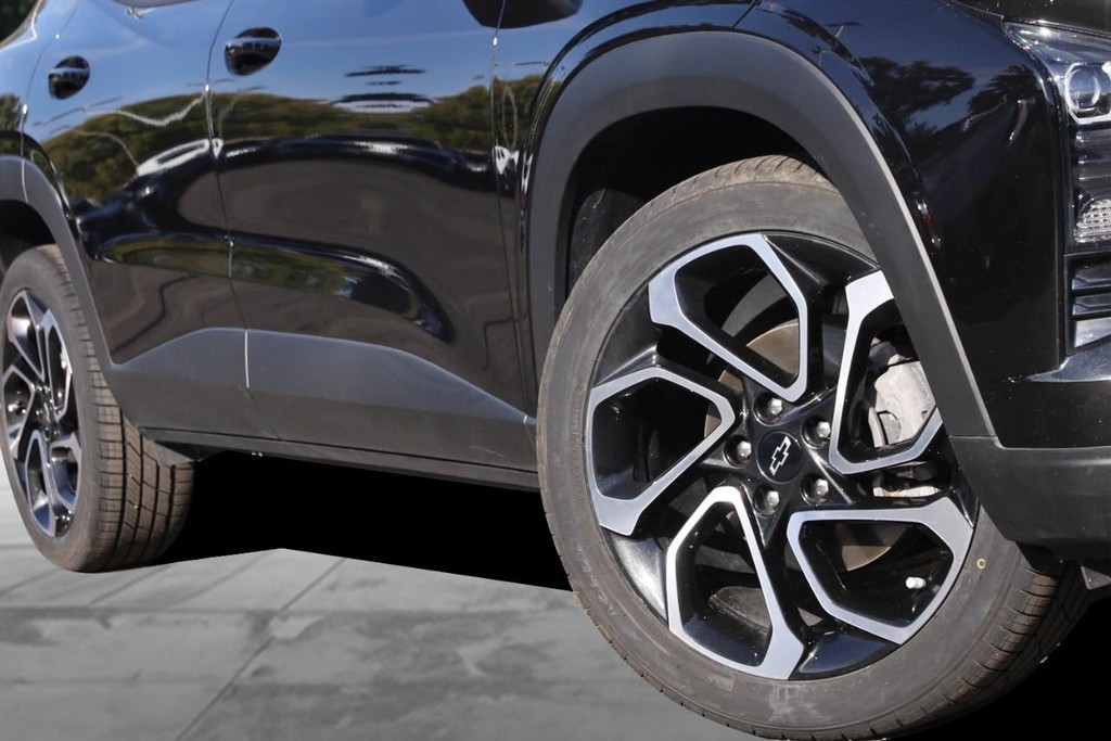 Chevrolet Trax Vehicle Full-screen Gallery Image 03