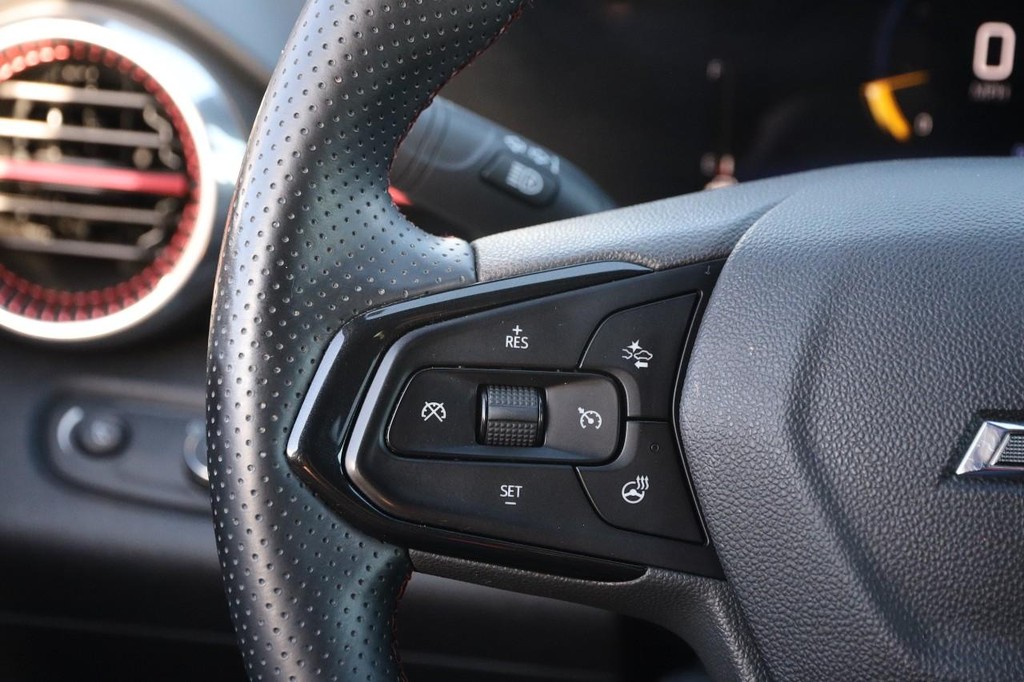 Chevrolet Trax Vehicle Full-screen Gallery Image 12