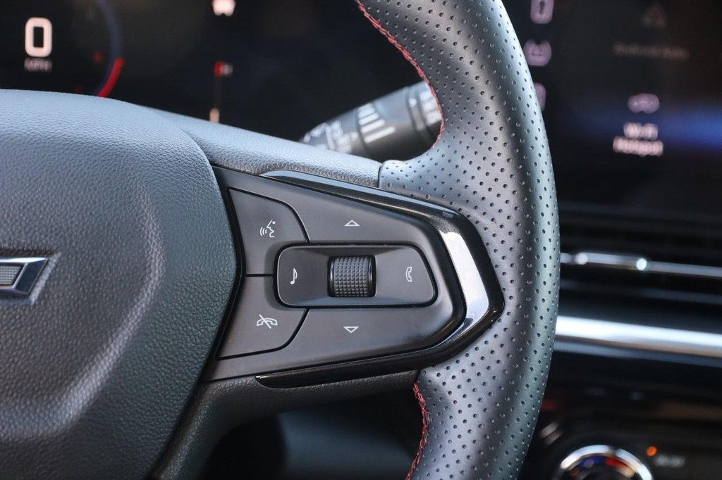 Chevrolet Trax Vehicle Full-screen Gallery Image 13