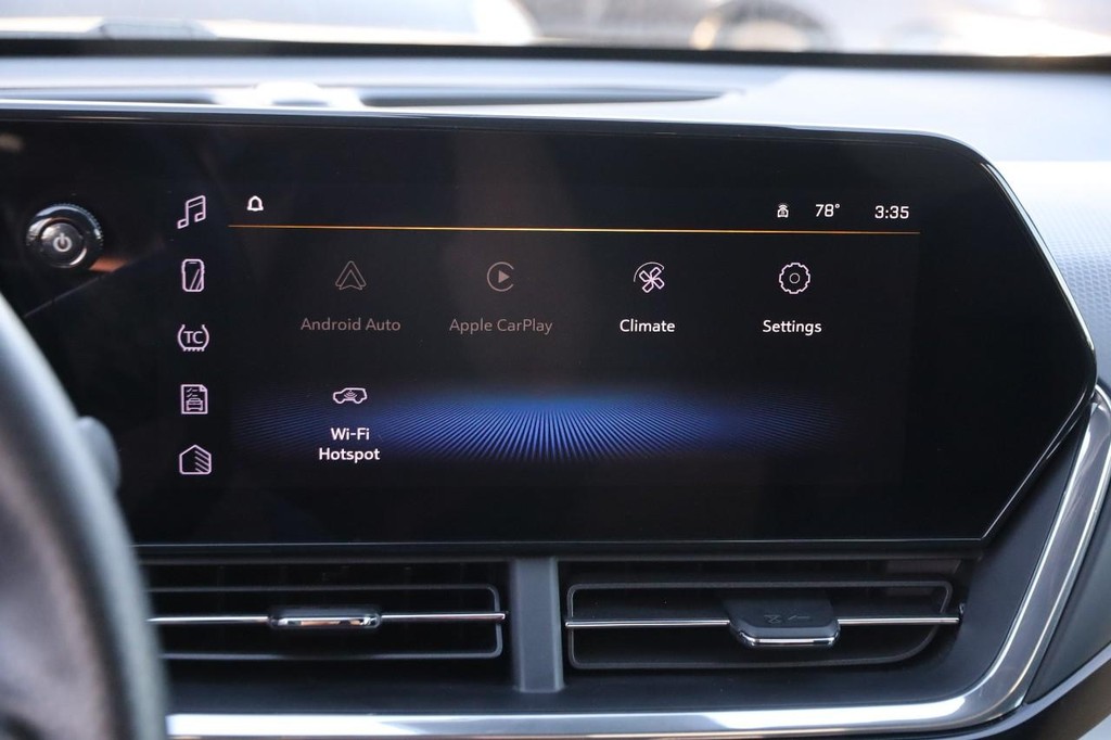 Chevrolet Trax Vehicle Full-screen Gallery Image 17