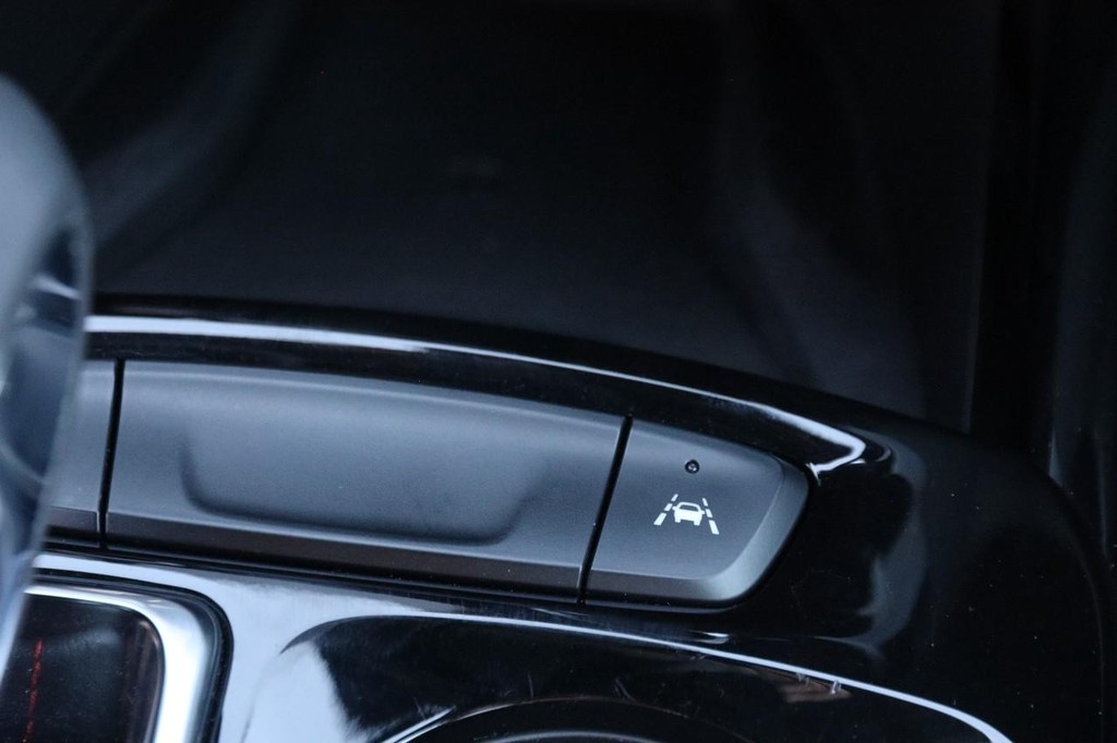 Chevrolet Trax Vehicle Full-screen Gallery Image 21