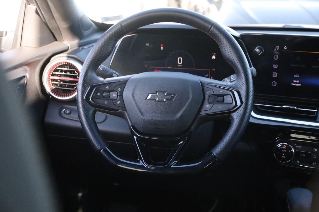 Chevrolet Trax Vehicle Full-screen Gallery Image 25